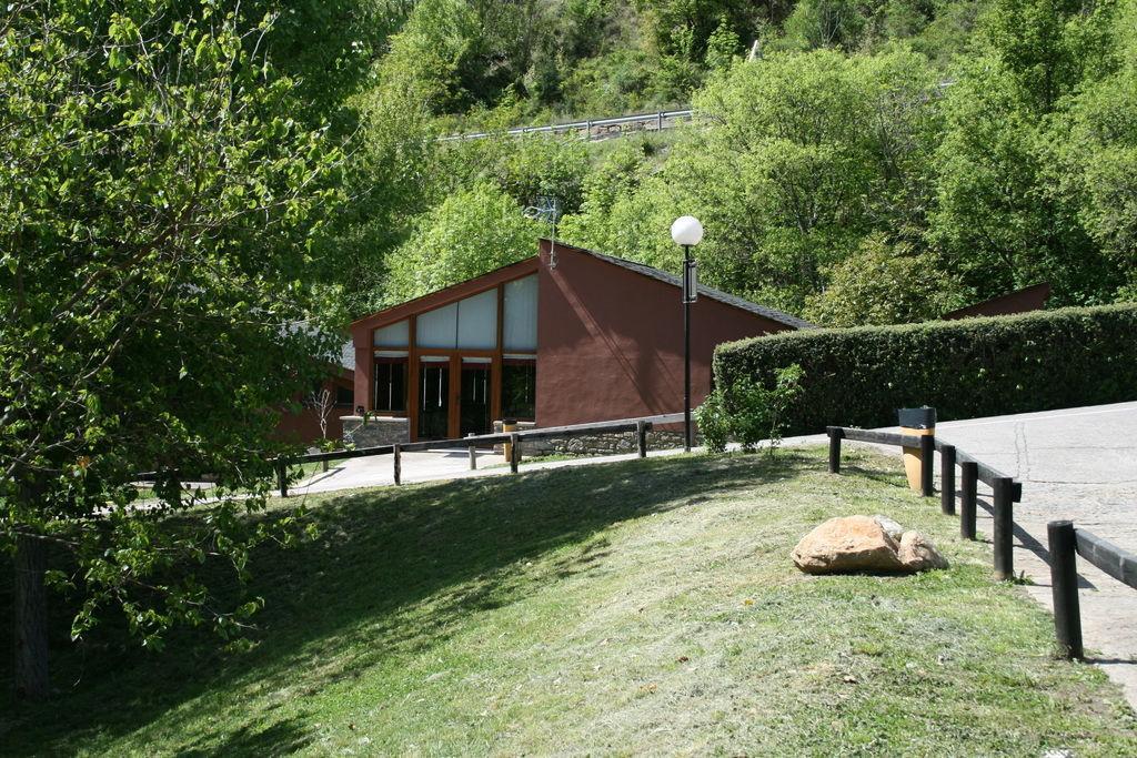 Alberg Escola De Piraguisme De Sort Zewnętrze zdjęcie